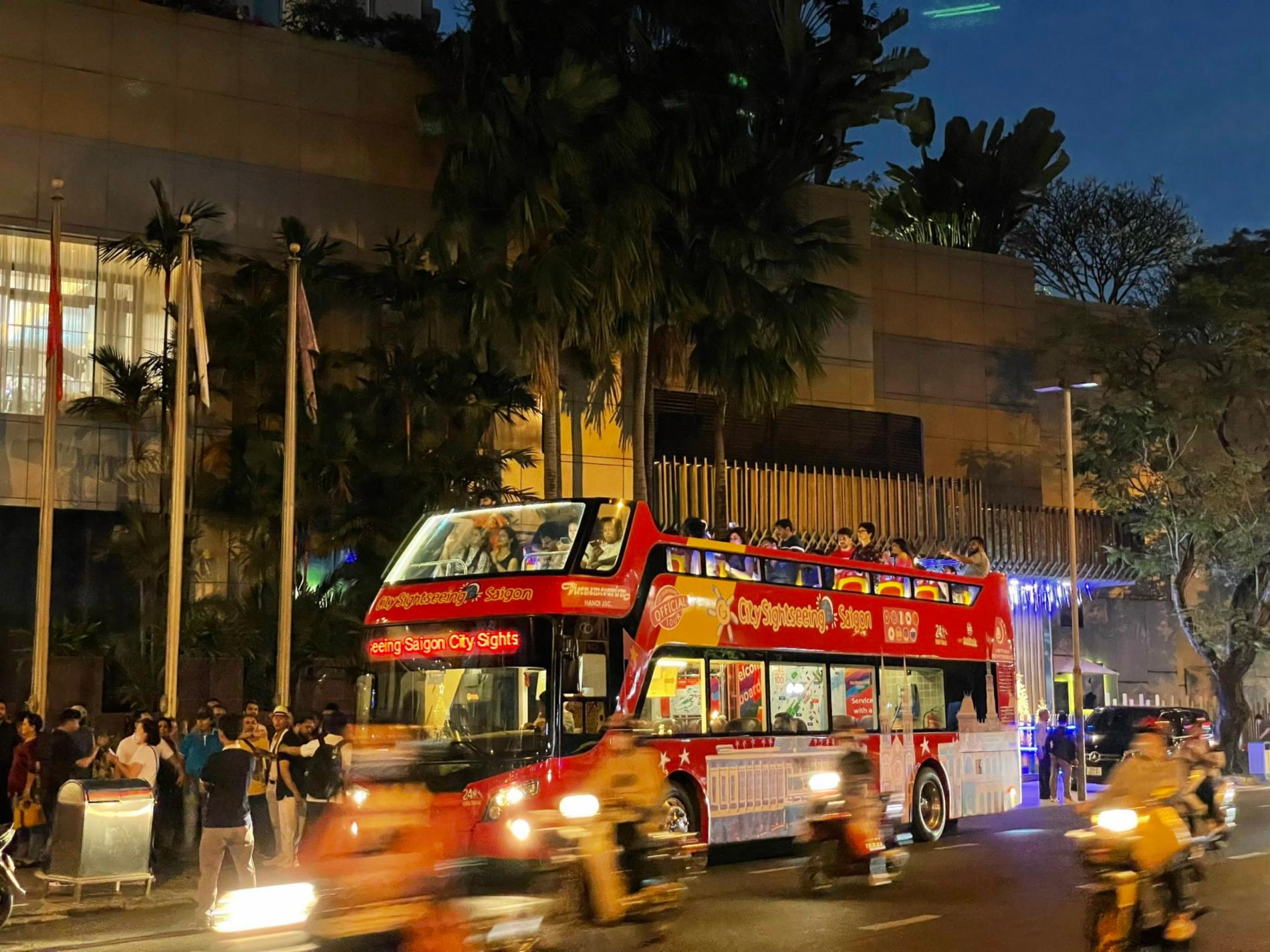 SIGHTSEEING_HỒ CHÍ MINH — ảnh 7/17