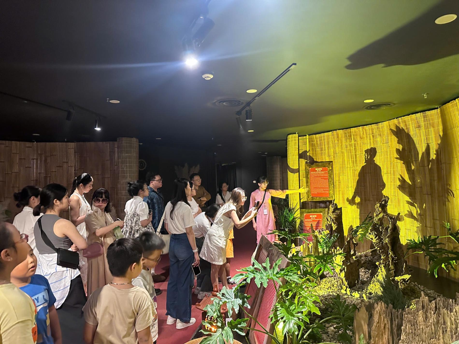 Trung tâm Tinh hoa Làng nghề Việt - Bảo tàng gốm Bát Tràng - Hà Nội — ảnh 24/25
