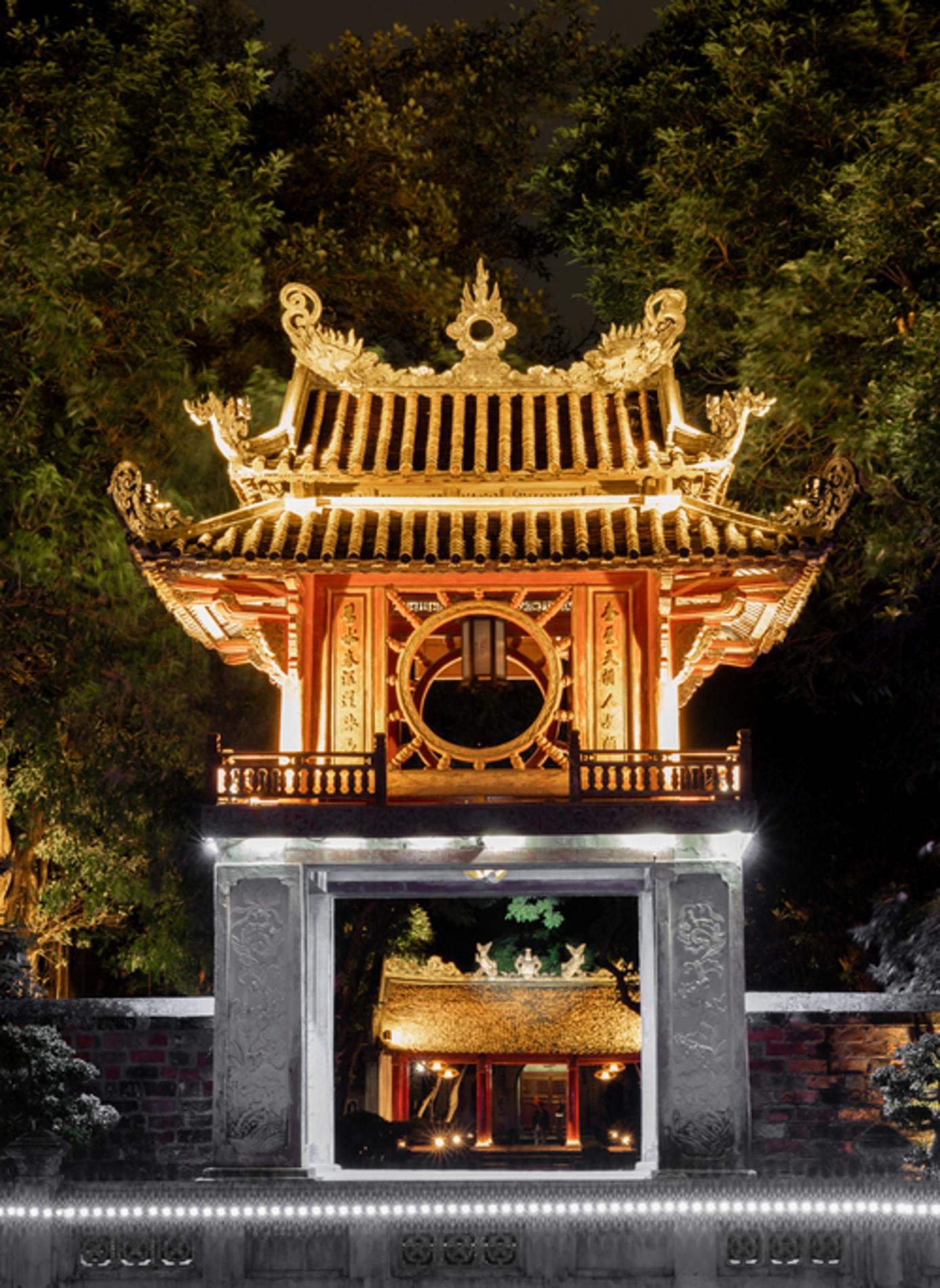Tour đêm Văn Miếu Quốc Tử Giám - Hà Nội — ảnh 9/12